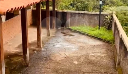 Sobrado à venda com 3 suítes em Barreiro, Mairiporã, SP