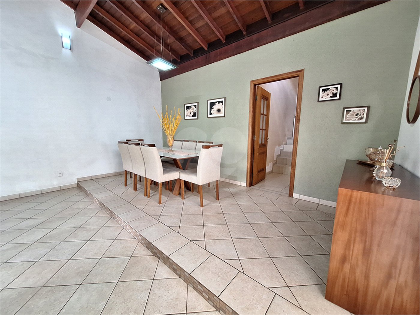 Casa à venda com 4 quartos, sendo 1 suíte, em Santa Cândida, Vinhedo, SP