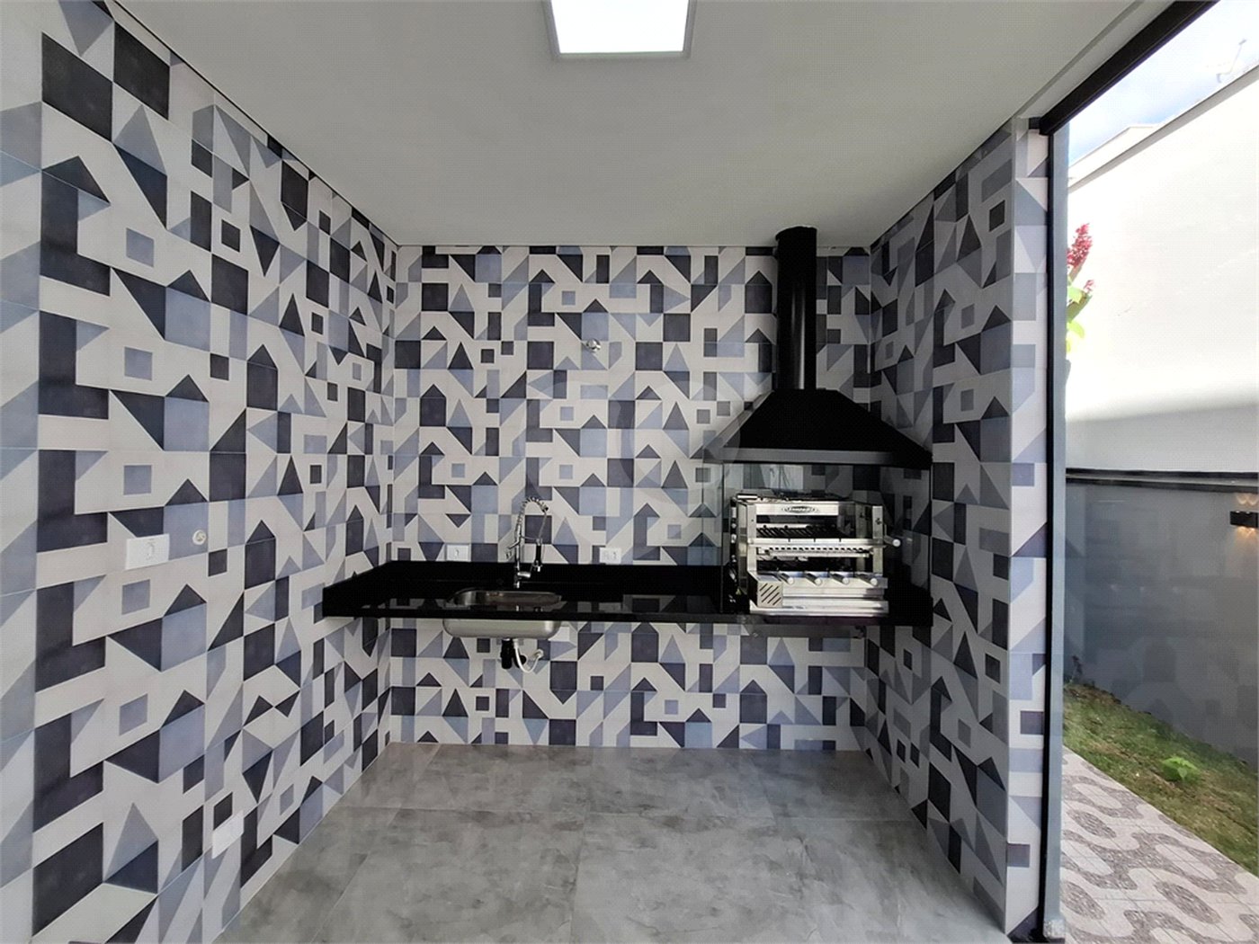 Casa à venda ou para alugar com 3 suítes no condomínio Residencial Veredas, Mogi das Cruzes - SP