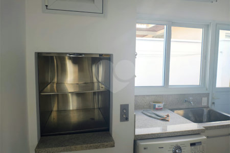 Casa à venda ou para alugar com 4 suítes no condomínio Quinta das Laranjeiras, Jundiaí - SP
