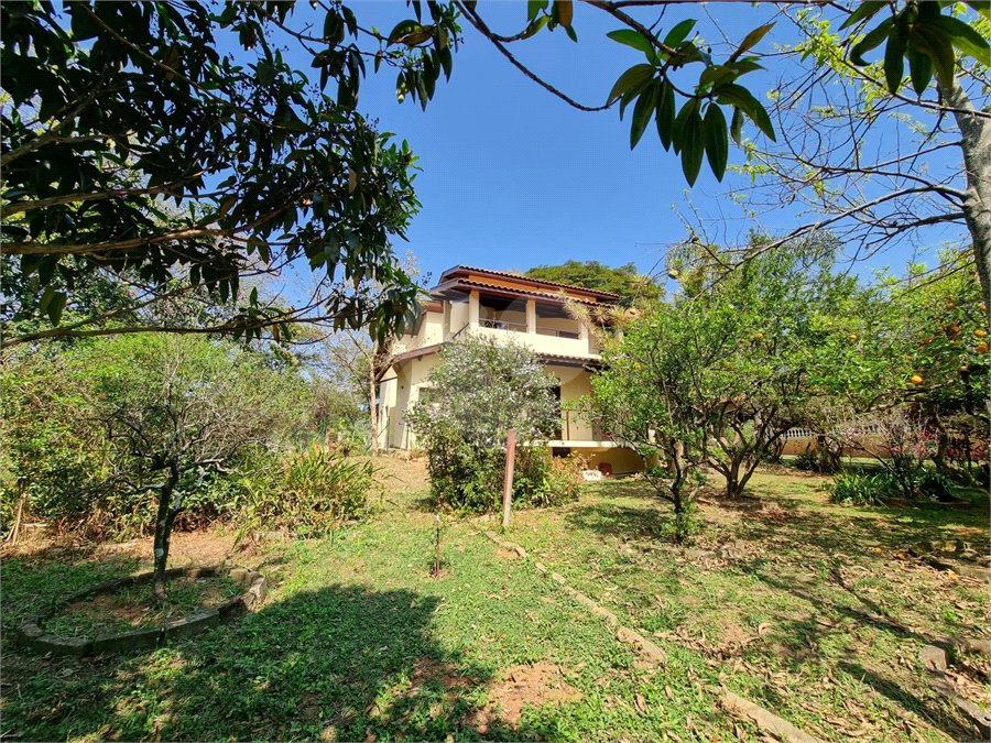 Casa à venda com 4 quartos, sendo 2 suítes, em Bosque, Vinhedo, SP