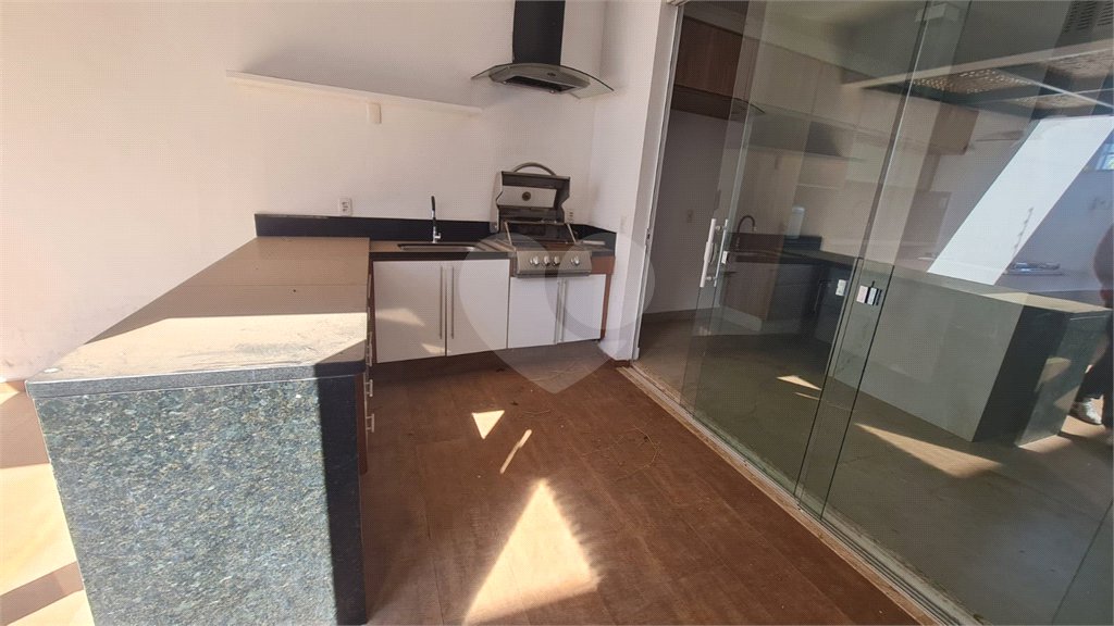 Sobrado à venda com 3 suítes em Vila Nastri, Itapetininga, SP