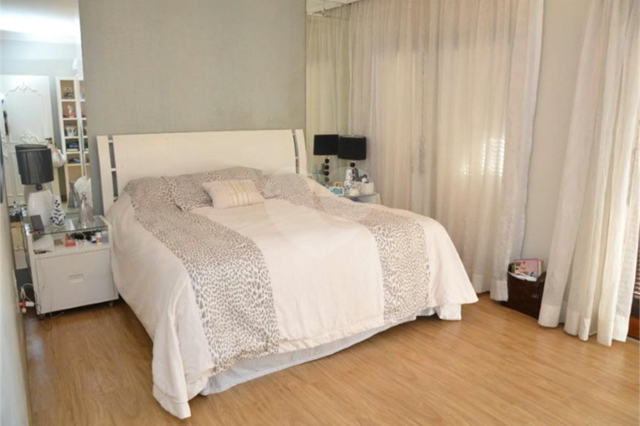 Casa à venda com 8 quartos, sendo 5 suítes, em Serra da Cantareira, Mairiporã, SP