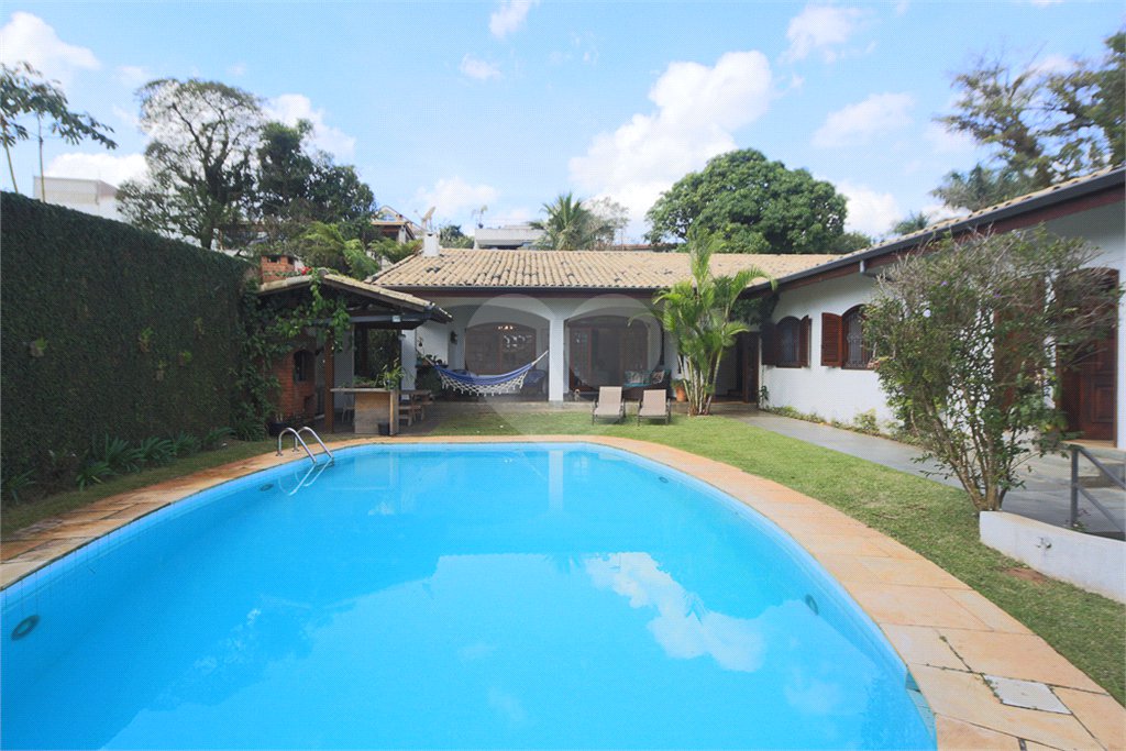 Casa Térrea à venda com 4 suítes em Interlagos, São Paulo, SP