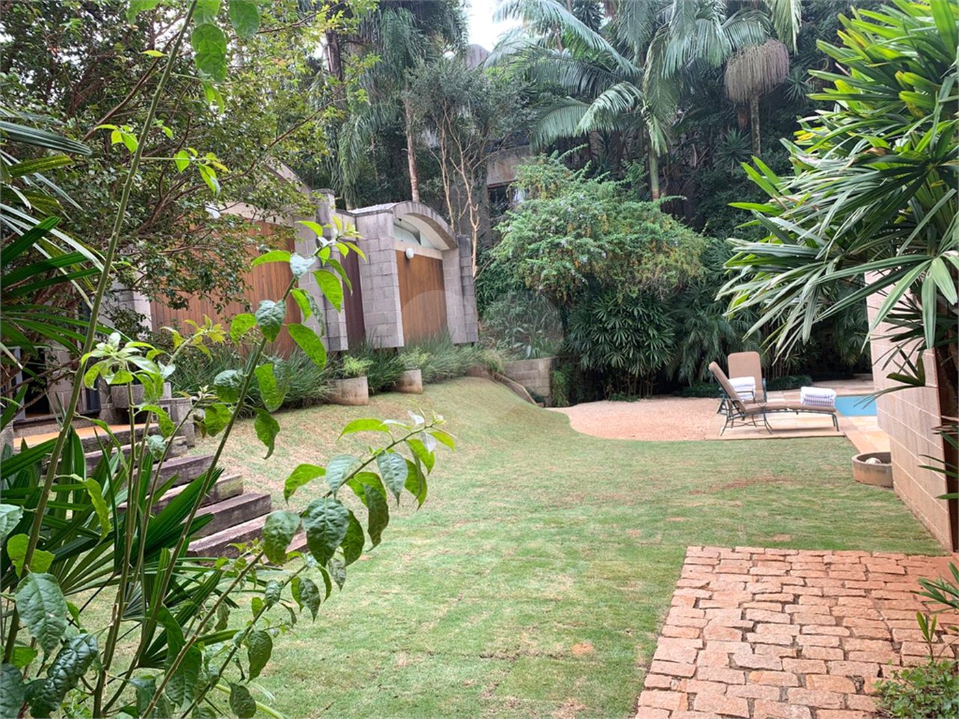 Casa à venda com 5 quartos, sendo 3 suítes, em Morumbi, São Paulo, SP