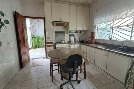 Sobrado à venda com 3 quartos, sendo 1 suíte, em Vila Romana, São Paulo, SP