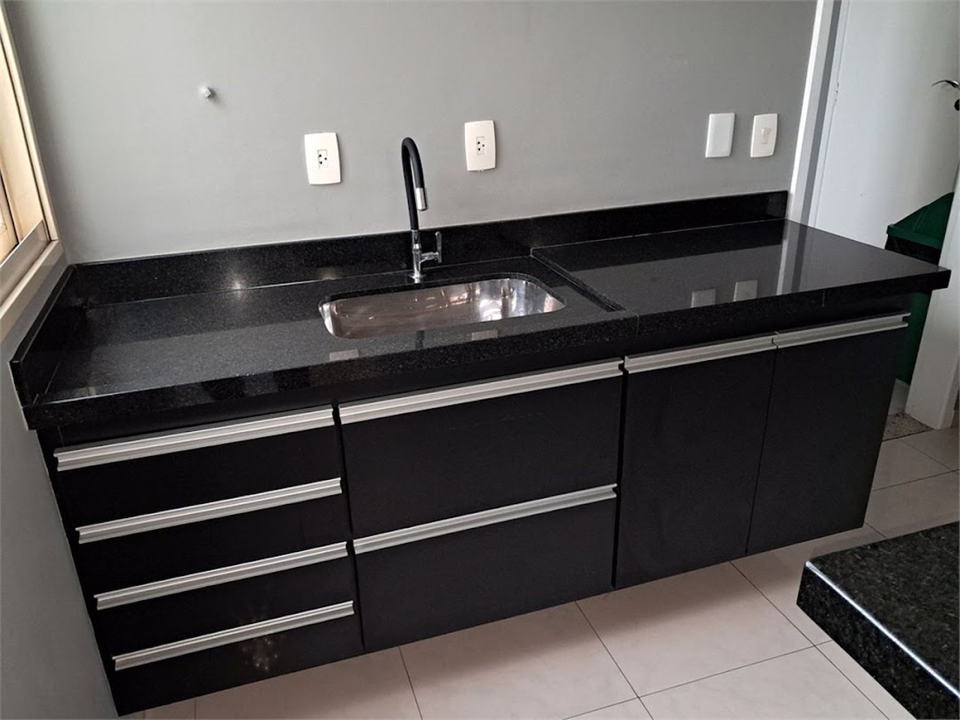 Apartamento Residencial à venda, Gonzaga, Santos - AP0761.