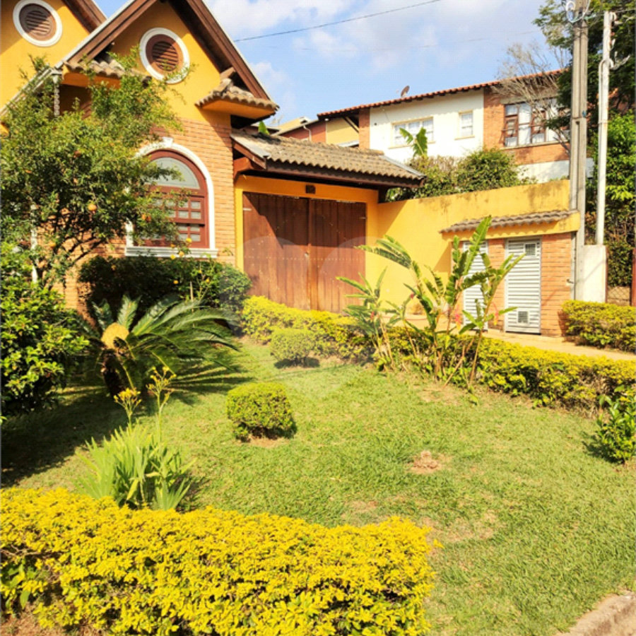 Casa à venda com 5 suítes no condomínio Estância Marambaia, Vinhedo - SP