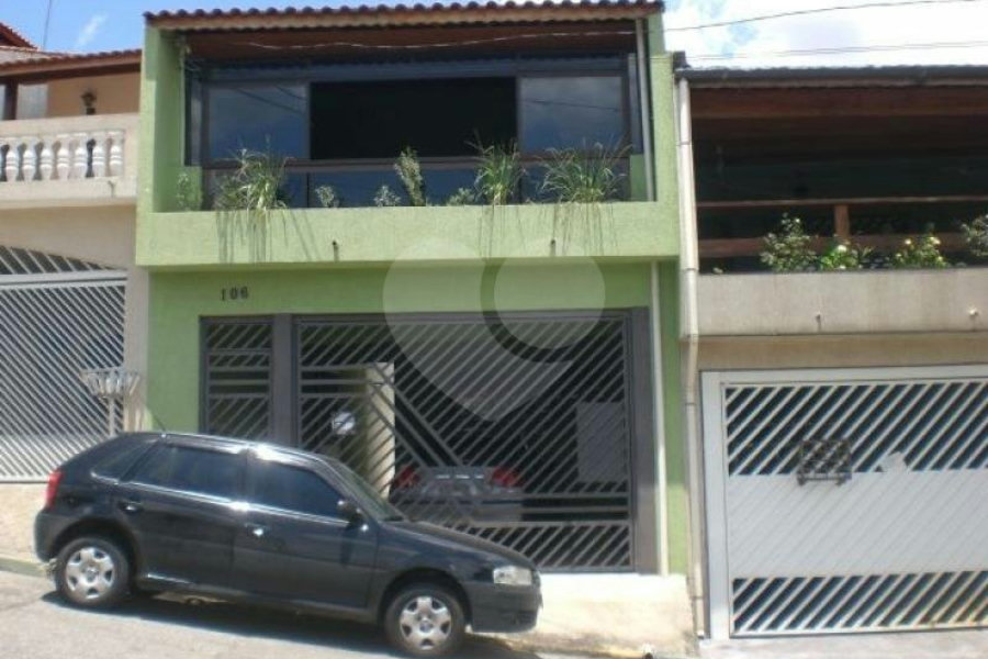 Sobrado à venda com 3 quartos, sendo 1 suíte, em Jardim Peri, São Paulo, SP