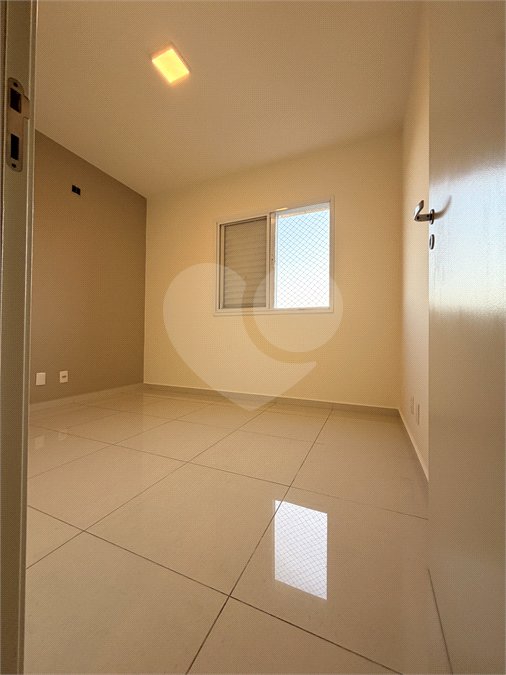 Apartamento para alugar com 2 quartos, sendo 1 suíte,  em Vila Suissa, Mogi das Cruzes, SP