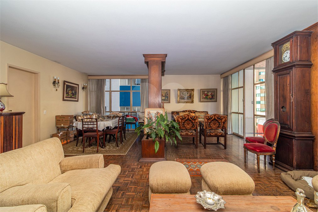 Apartamento à venda com 4 quartos, sendo 1 suíte,  em Higienópolis, São Paulo, SP