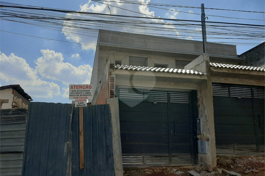 Sobrado à venda com 3 quartos, sendo 1 suíte, em Tremembé, São Paulo, SP