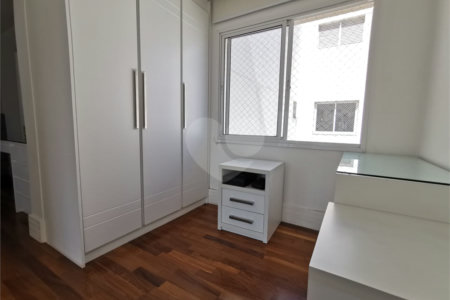 Apartamento à venda com 3 suítes em Jardim Monte Kemel, São Paulo, SP