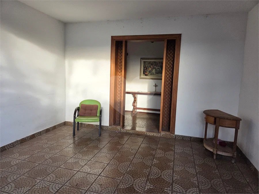 Casa à Venda com 5 quartos em Atibaia/SP