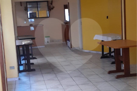 Casa à venda ou para alugar com 2 quartos, sendo 1 suíte,  no Centro, Mogi das Cruzes, SP