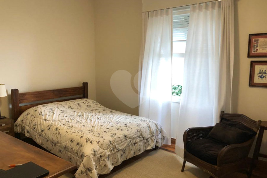Casa Térrea à venda com 5 quartos, sendo 1 suíte, em Pacaembú, São Paulo, SP