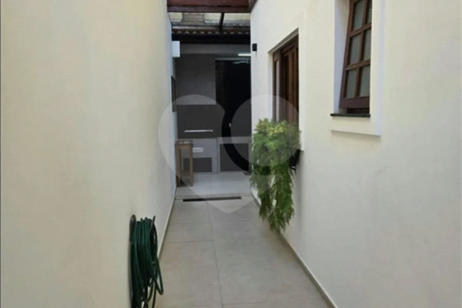Casa à venda com 4 quartos, sendo 2 suítes, no condomínio Bosque dos Pássaros, São Paulo - SP
