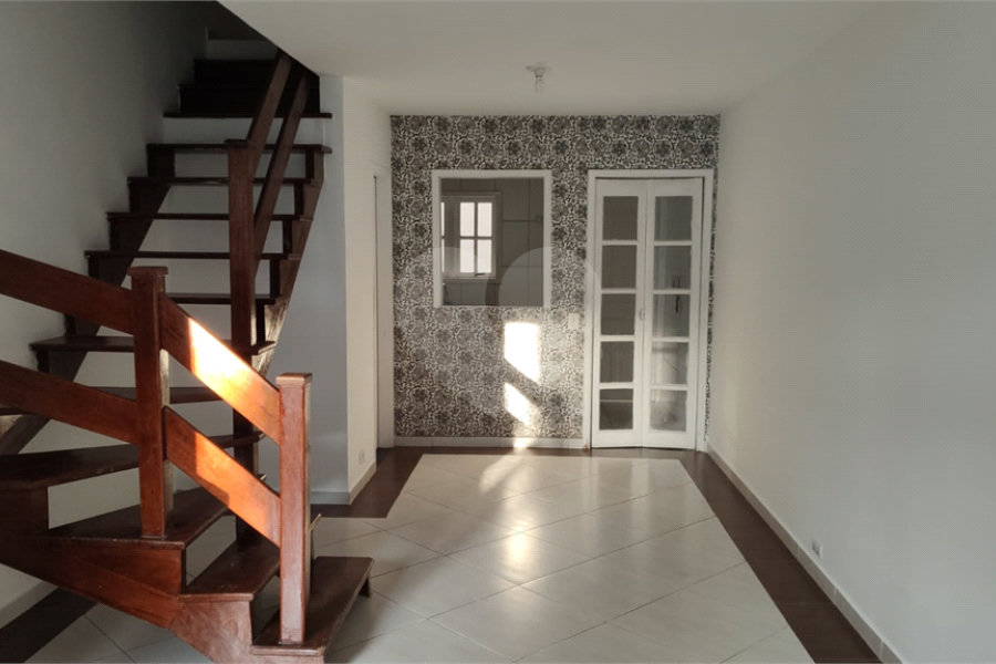 Casa à venda com 2 suítes no condomínio Village Palmas, São Paulo - SP