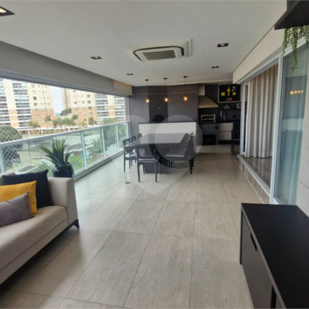 Apartamento à venda com 3 suítes em Santa Teresinha, São Paulo, SP