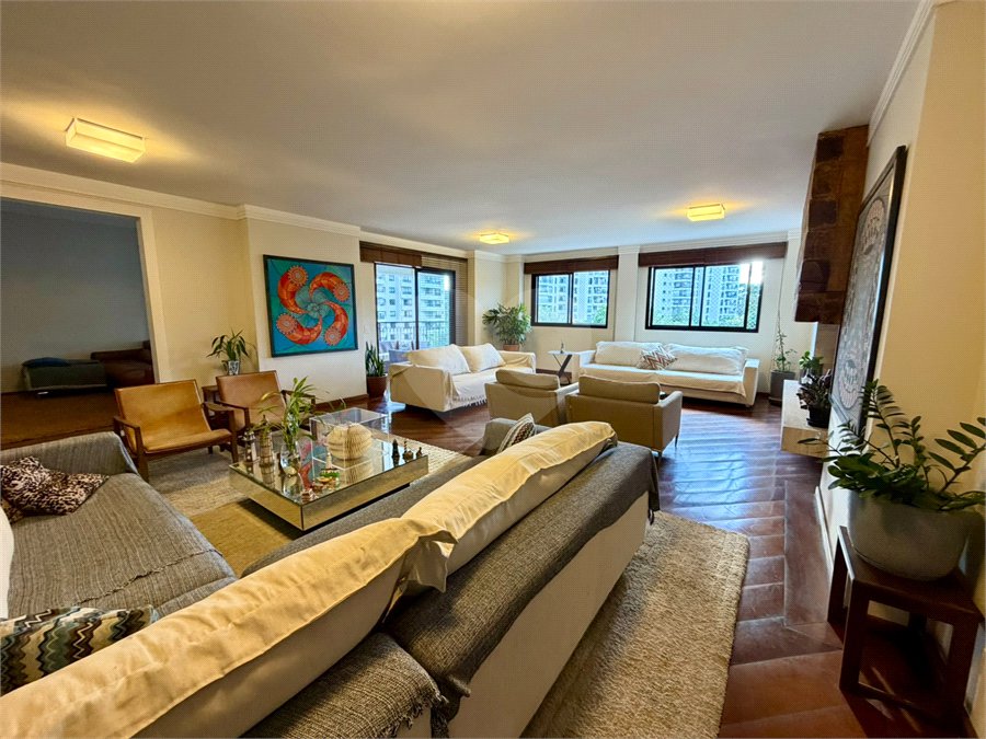 Apartamento à venda com 4 suítes em Jardim Marajoara, São Paulo, SP
