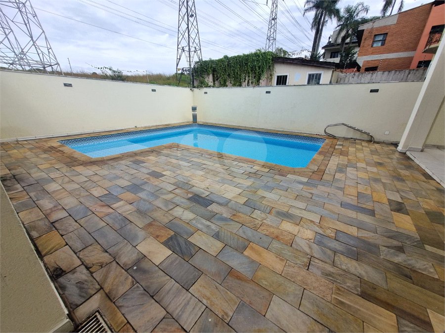 Sobrado à venda ou para alugar com 5 quartos, sendo 4 suítes,  em City América, São Paulo, SP
