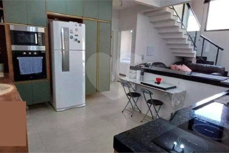 Casa à venda com 3 quartos, sendo 2 suítes, no condomínio Residencial Marchant Buarque, Atibaia - SP