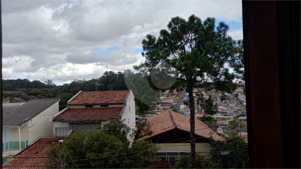 Sobrado à venda com 3 quartos, sendo 1 suíte, em Horto, São Paulo, SP
