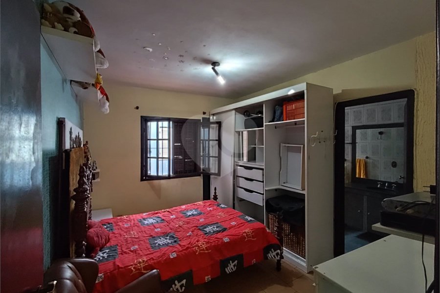 Sobrado à venda com 6 quartos, sendo 4 suítes, em Butantã, São Paulo, SP