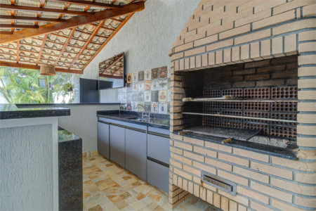 Casa à venda com 5 quartos, sendo 3 suítes, em Chácara Monte Alegre, São Paulo, SP