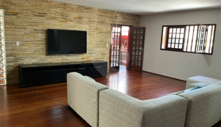 Casa Térrea à venda com 5 quartos, sendo 3 suítes,  em Vila Oliveira, Mogi das Cruzes, SP