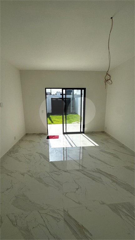 Casa à venda com 2 quartos, sendo 1 suíte, no condomínio Parque Guará, Rio de Janeiro - RJ