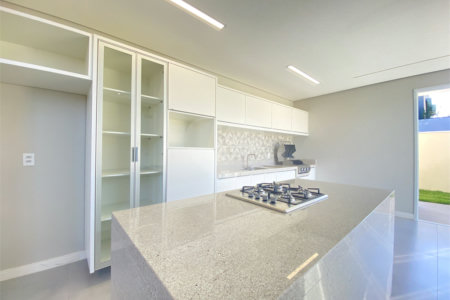 Casa à venda com 3 quartos, sendo 1 suíte, no condomínio Reserva Central Parque, Salto - SP