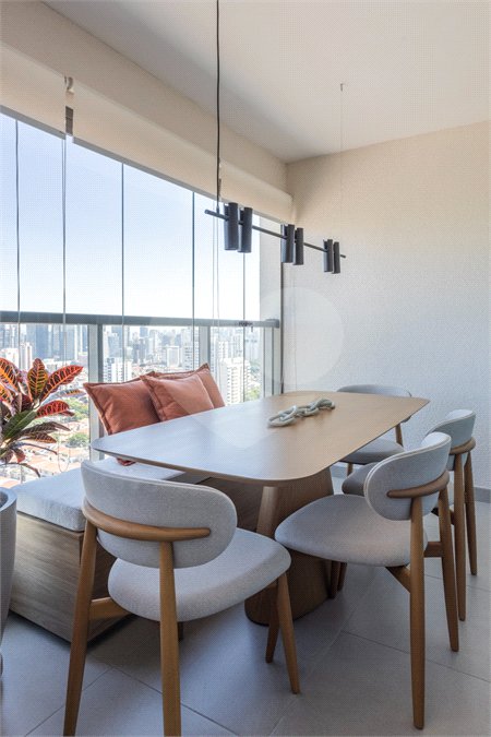 Apartamento à venda com 2 quartos, sendo 1 suíte, em Santo Amaro, São Paulo, SP