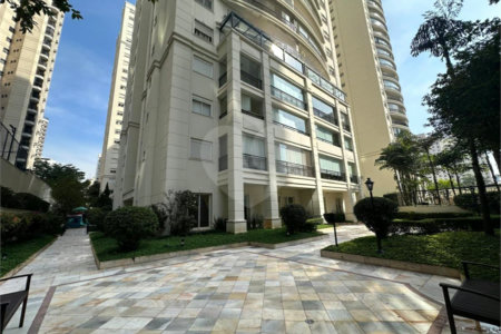 Apartamento à venda com 3 quartos, sendo 1 suíte, em Indianópolis, São Paulo, SP