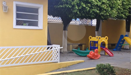 Casa à venda com 3 quartos, sendo 1 suíte, no condomínio Altos de Poa, Poá - SP