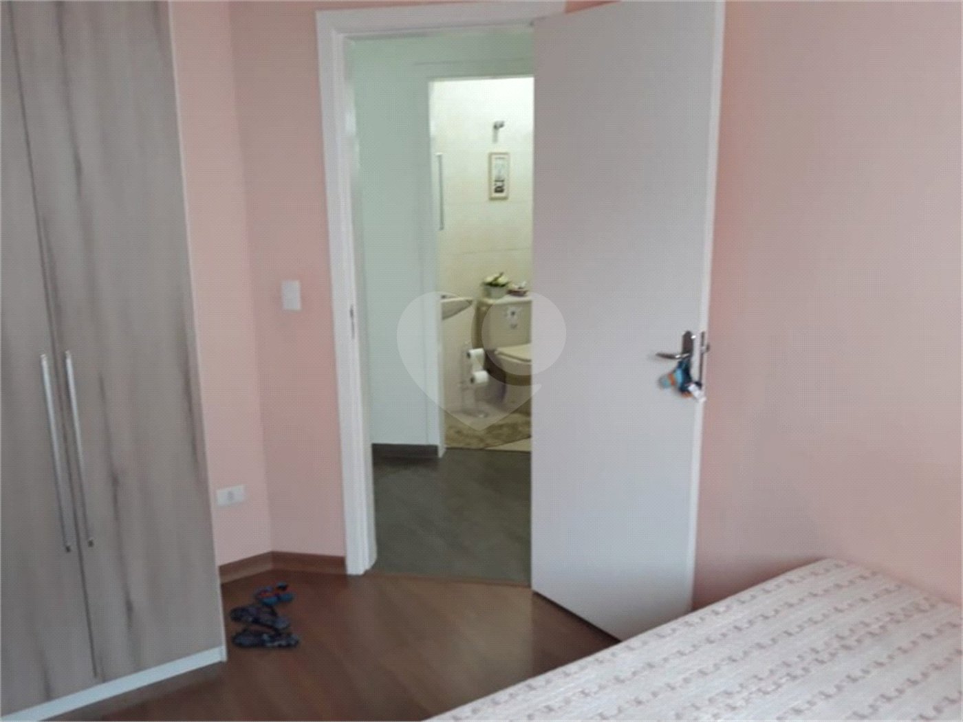Casa à venda com 3 quartos, sendo 1 suíte, em Vila Suissa, Mogi das Cruzes, SP