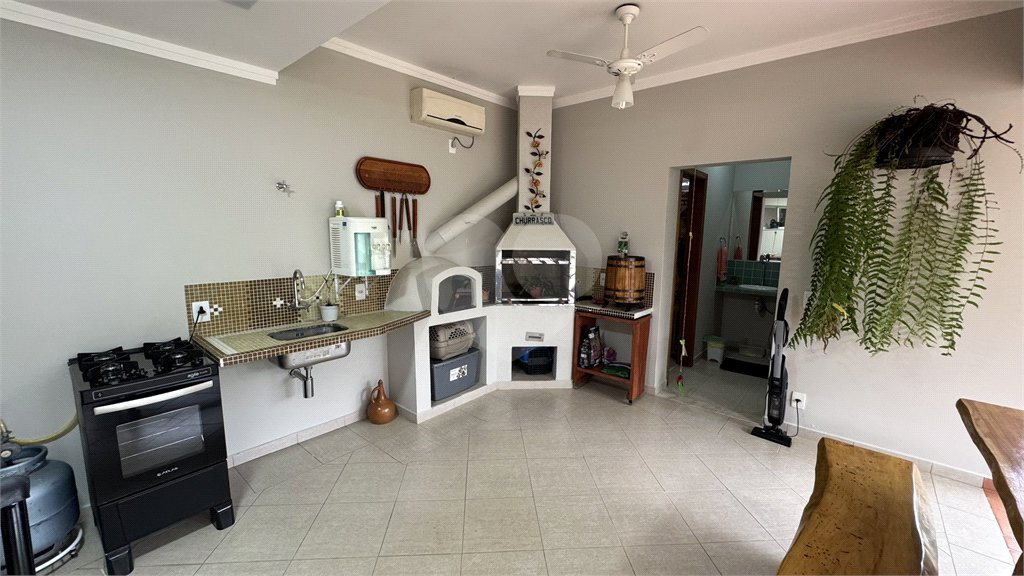 Casa à venda com 3 suítes no condomínio Residencial Delle Stelle, Louveira - SP