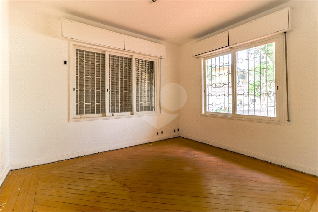 Casa à venda ou para alugar com 4 quartos, sendo 1 suíte,  em Pacaembu, São Paulo, SP