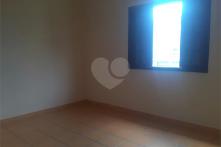 Sobrado à venda com 3 quartos em Vila Clarice, São Paulo, SP