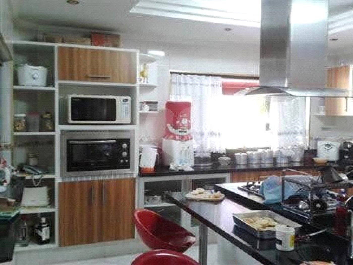Casa à venda com 4 quartos, sendo 1 suíte, em Wanel Ville, Sorocaba, SP