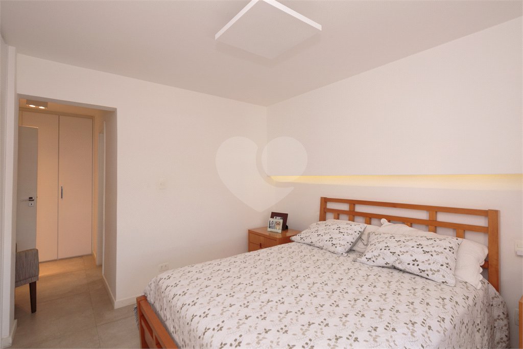 Apartamento à venda com 4 quartos, sendo 1 suíte, em Alto da Boa Vista, São Paulo, SP