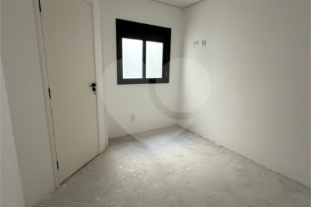 Sobrado à venda com 3 quartos, sendo 1 suíte, em Sítio da Figueira, São Paulo, SP