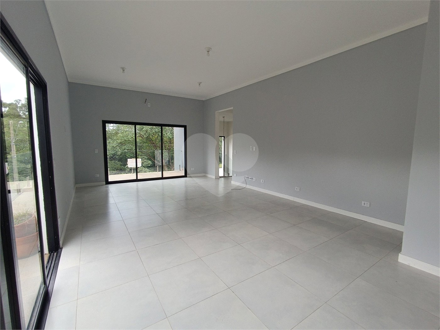 Casa à venda com 3 suítes no condomínio Altos de São Roque, São Roque - SP