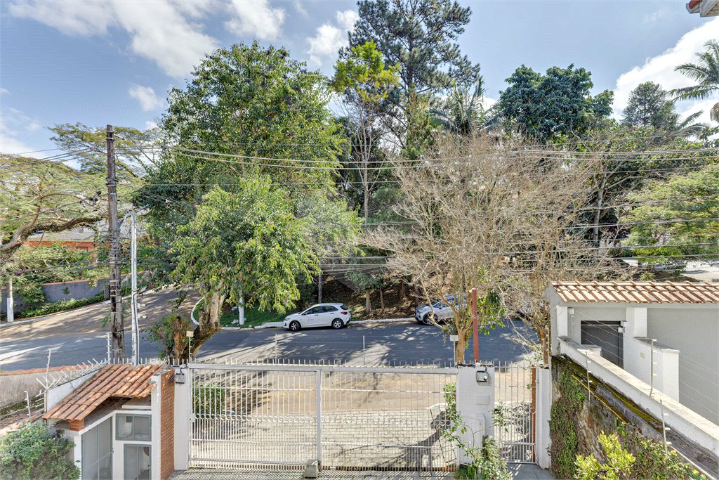 Casa à venda com 3 quartos, sendo 1 suíte, em Alto da Boa Vista, São Paulo, SP