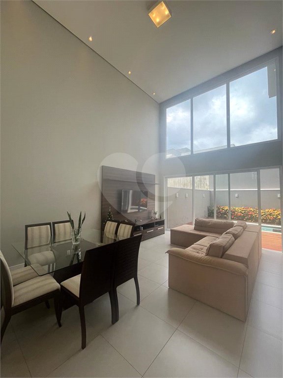 Casa à venda com 3 suítes no condomínio Residencial Terra Nobre, Indaiatuba - SP