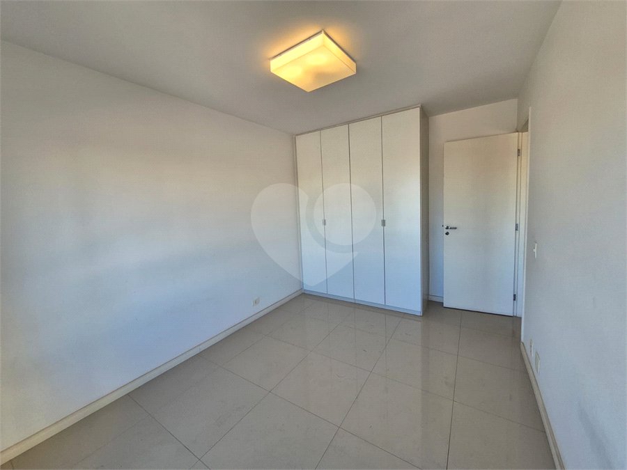 Apartamento à venda com 3 quartos, sendo 1 suíte,  em Jardim Olympia, São Paulo, SP