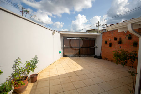 Casa à venda com 3 quartos, sendo 1 suíte,  em Jardim Bandeirantes, São Roque, SP