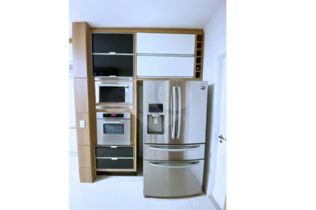 Casa à venda com 4 quartos, sendo 2 suítes, no condomínio Sunríse, São Paulo - SP