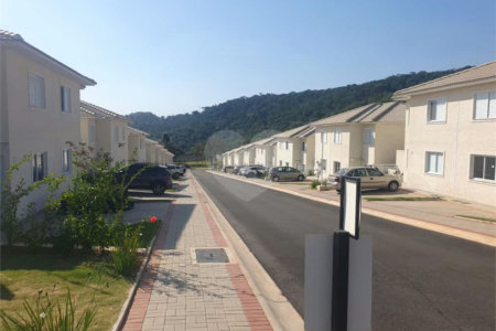 Casa de Vila à venda com 3 quartos, sendo 1 suíte,  em João Xxiii, Vinhedo, SP