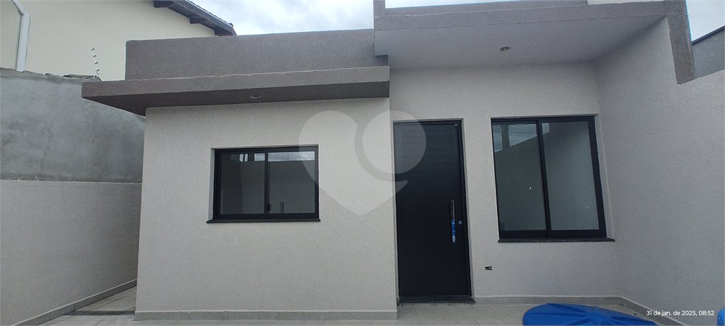 Casa Térrea à venda com 3 quartos, sendo 1 suíte,  em Nova Cerejeira, Atibaia, SP